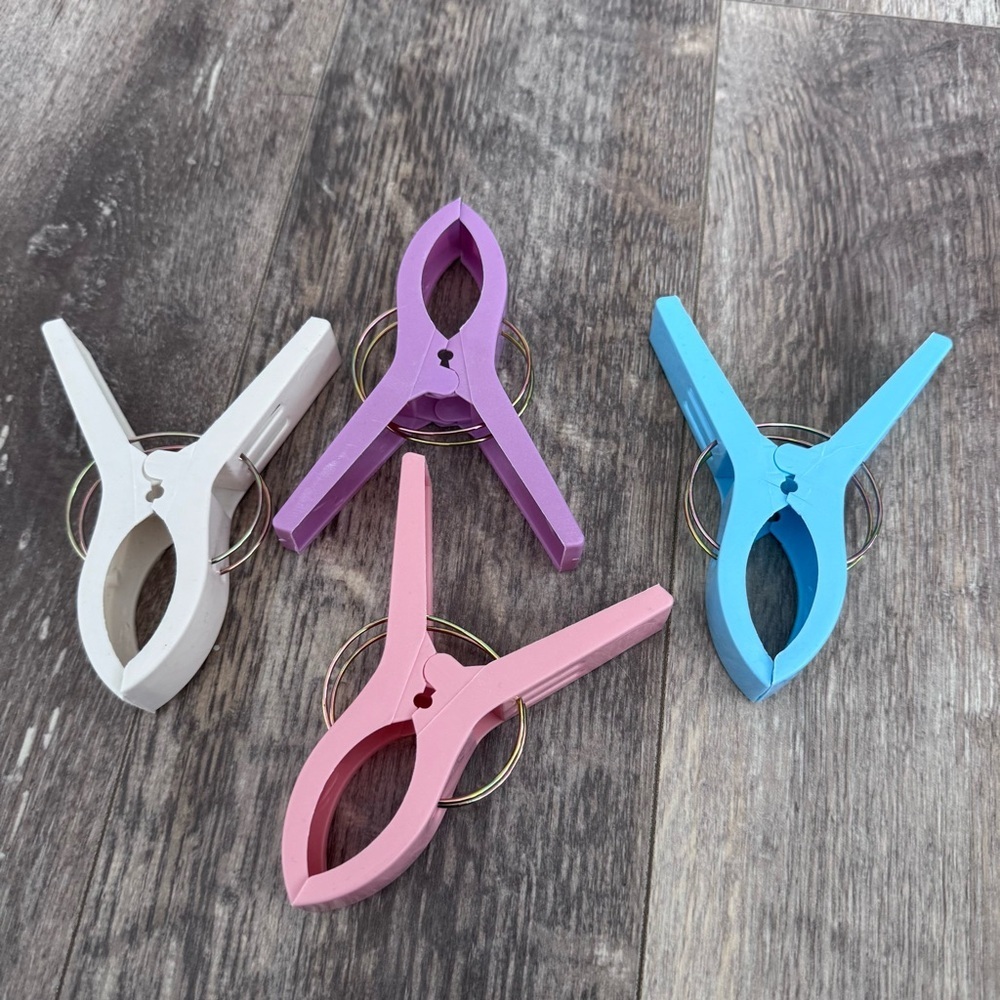Assorted Plastic Beach Towel Clothespin Clips Set (4)